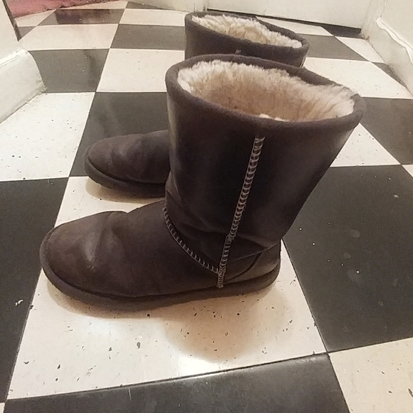 Uggs - Picture 2 of 5